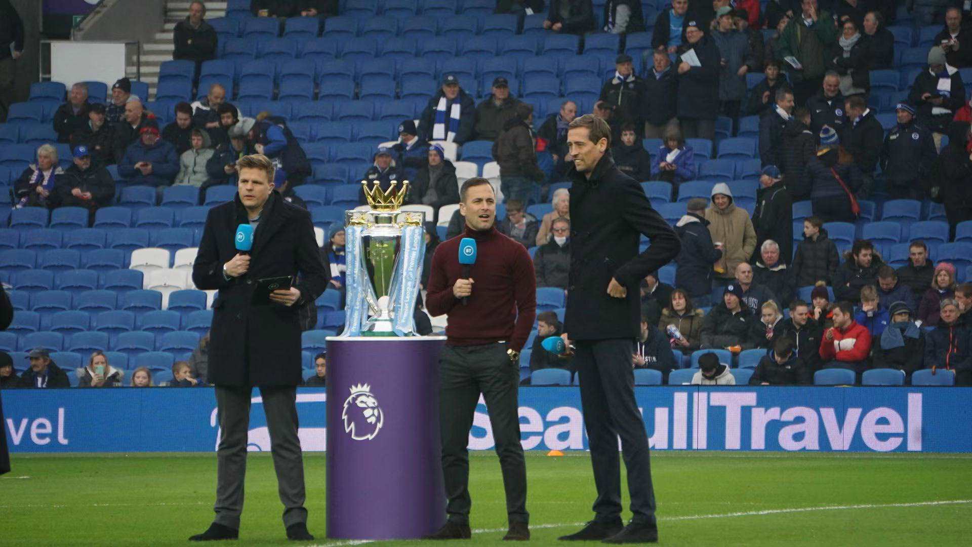 举一动都牵 举一动都牵